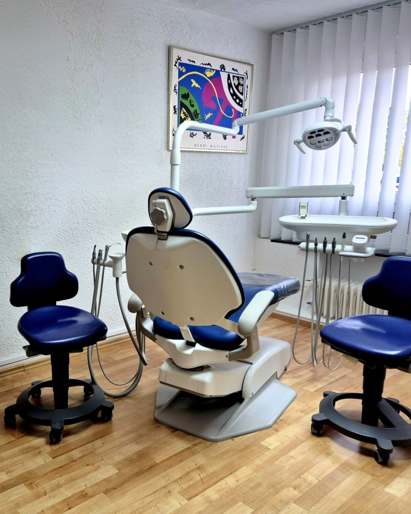 Zahnarztpraxis in Hanau Behandlungsstuhl